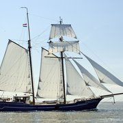 Fortuna zeilend op de Waddenzee